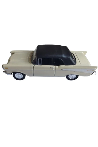 Lisanslı 1957 Chevrolet Bel Air Çek Bırak Model Metal Araba (1:36) Krem ürün görseli 1