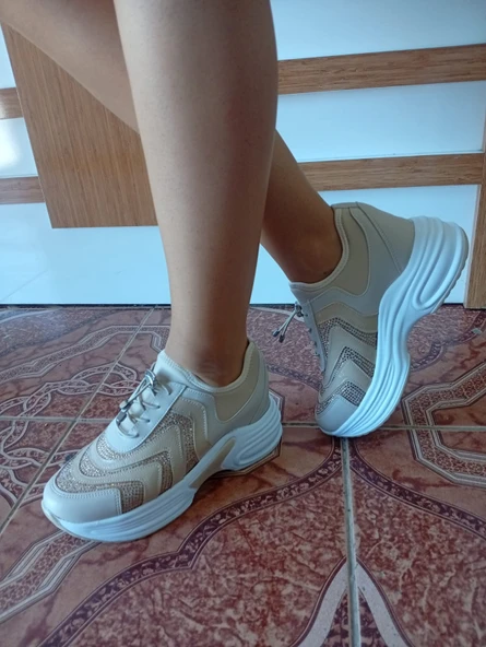 Kadın Yüksek Taban Rahat Şık Günlük Spor Ayakkabı Bej Renk ürün görseli 1