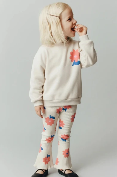 LUCCO KIZ ÇOCUK ÇİÇEK DESENLİ 3 İPLİK ŞARDONSUZ GENİŞ PAÇA TAYTLI TAKIM ürün görseli 1