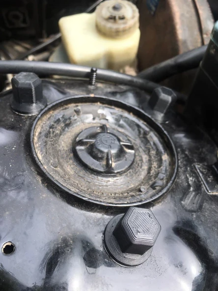 5 Adet BMW E30 -ön amortisör kule takoz  pim somunu kapağı - 4852172 - Resim 4