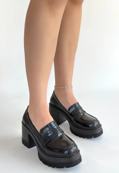 Janes Siyah Rugan Dolgu Topuk Ayakkabı - Resim 2