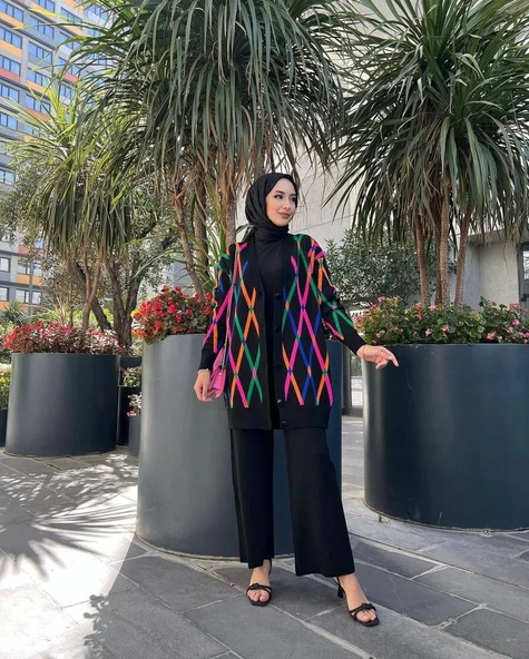 Hırkalı ikili takım çok renkli triko siyah ürün görseli 1