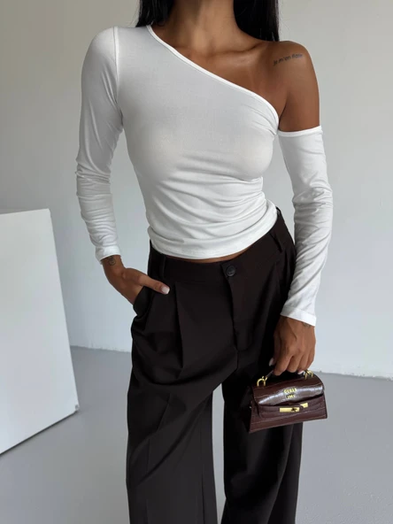 Omuz detaylı kollu bluz beyaz f2336 ürün görseli 1