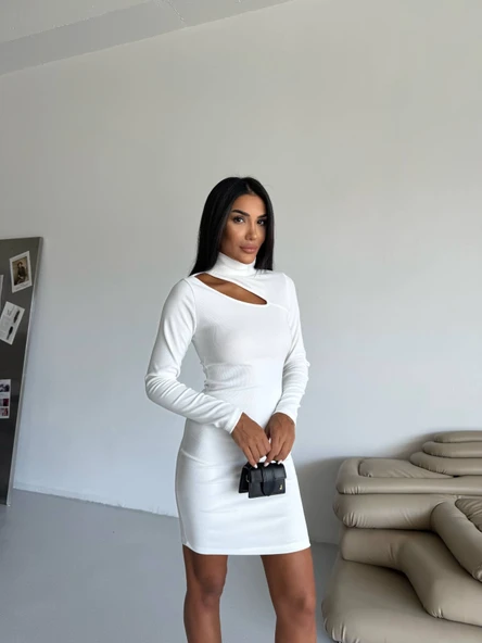 Boğazlı gögüs dekolteli elbise beyaz f2333 - Resim 2