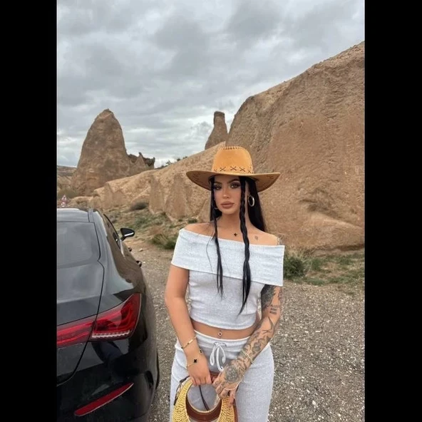 Madonna yaka bol paça pantolonlu takım - Resim 3