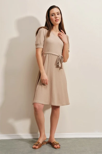 2370 Kuşaklı Örme Elbise - Bej - Resim 3