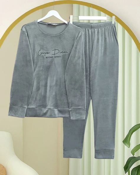 Kabartma Yazılı Fransız Kadife Pijama Takımı -Gri ürün görseli 1