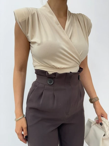 Sıfır Kol Vatkalı Kruvaze Model Sandy Bluz -Bej - Resim 8