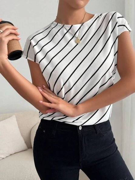 Kadın Kısa Yarasa Kollu Bisiklet Yaka çizgi Desenli Atlas Bluz - Resim 3