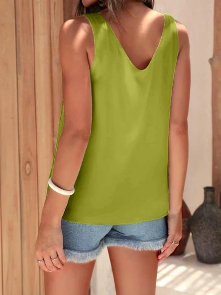 V Yaka Sıfır Kol Saten Bluz -Yağ Yeşili - Resim 2