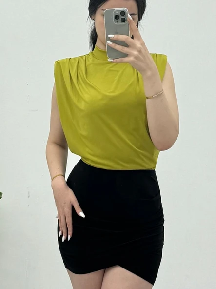 Sıfır Kol Vatkalı Sandy Bluz -Yağ Yeşili ürün görseli 1