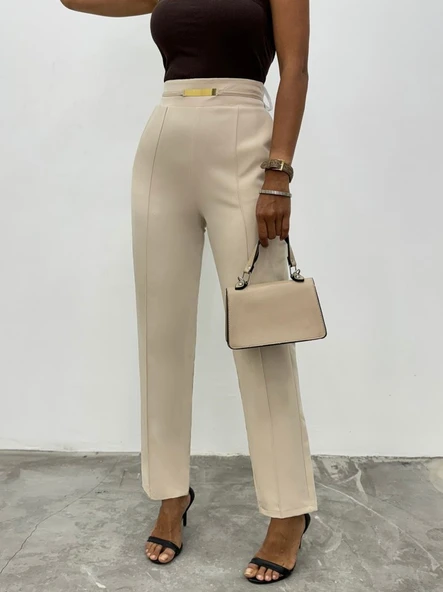 Beli Lastikli Cepli Metal Detaylı Pantolon -Bej ürün görseli 1