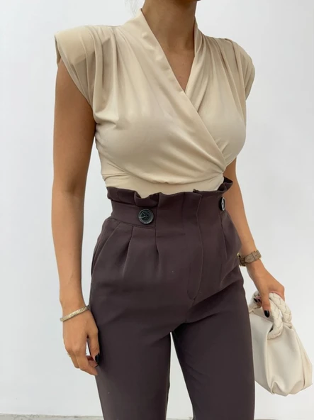 Sıfır Kol Vatkalı Kruvaze Model Sandy Bluz -Bej - Resim 3