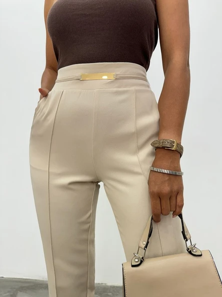 Beli Lastikli Cepli Metal Detaylı Pantolon -Bej - Resim 3