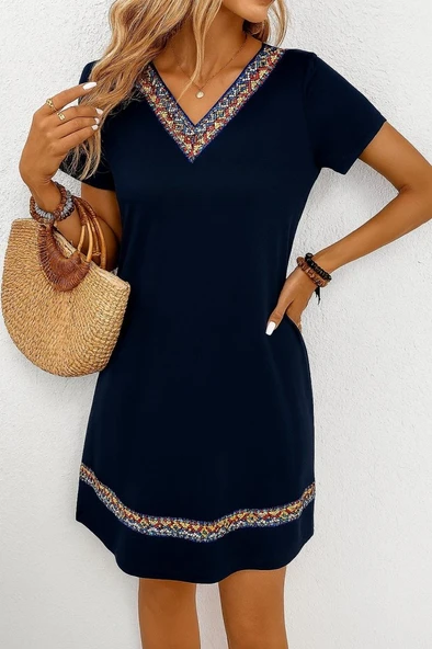 Kadın Kısa Kollu V Yakalı Etnik Desen şerit Detaylı Viskon Elbise ürün görseli 1