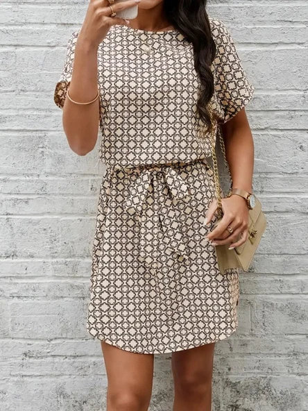 Kadın Kısa Kollu Yuvarlak Yaka Beli Kuşaklı Geometrik Desenli Süprem Elbise ürün görseli 1