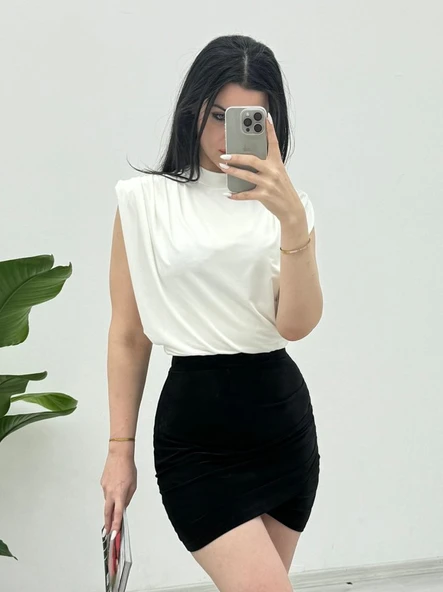 Sıfır Kol Vatkalı Sandy Bluz -Beyaz ürün görseli 1