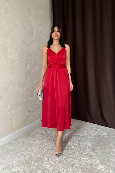 Kırmızı Taş Askılı Prenses Elbise ürün görseli 1