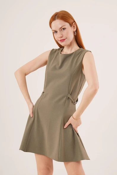 Yanları Zincir Detaylı Sıfır Kol Haki Mini Elbise ürün görseli 1
