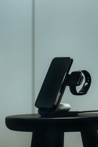 Essential Kit GaN 35W Adaptör 3in1 Kablosuz Şarj Standı ve 100W Type-C to Type-C Kablolu Set - Resim 5