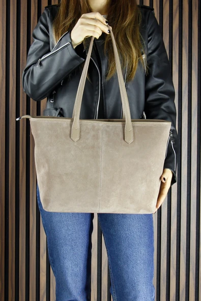 Erkan Saçmacı Kum Hakiki Dana Süet Fermuarlı Üç Bölmeli İç Cepli Büyük Boy Günlük Omuz Çantası - Resim 4