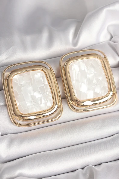 CEYLAN ADAM Pirinç Gold Renk Beyaz Mineli Kare Model Kadın Küpe ürün görseli 1