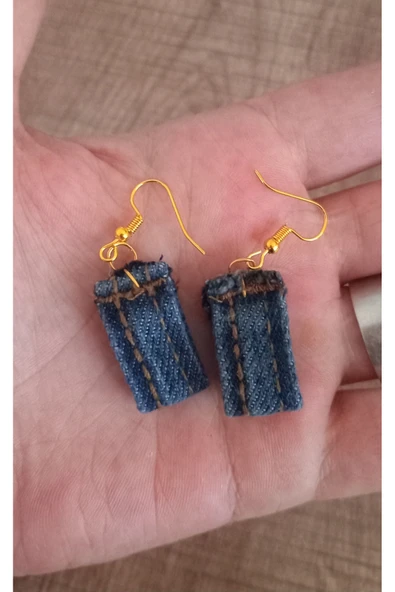 Kot Aksesuarlı Gold Renk Sallantılı Küpe - Resim 3