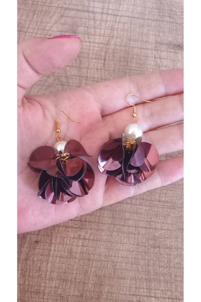 Pullu Balerin incili Sallantılı Küpe - Resim 3