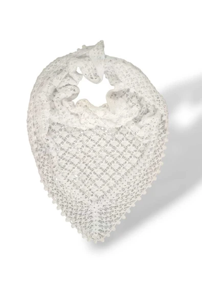 Örgü Desenli Üçgen Beyaz Püsküllü Omuz Şalı - Resim 3