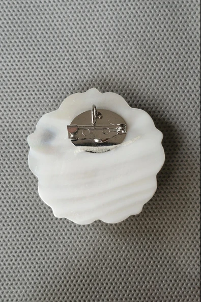 Çiçek Motifi Beyaz Sedef Broş BR10-6 - Resim 5