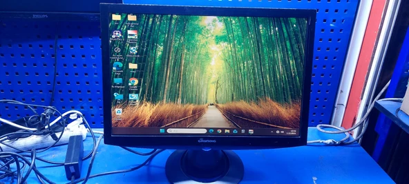 Grundig  Gr-22 w 22"  VGA LCD MONİTÖR 2.EL KULLANILMIŞ ürün görseli 1