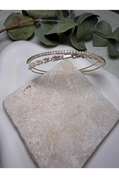 nesdesign Çapraz Zirkon Taşlı Gold Su Yolu Kelepçe - Resim 2