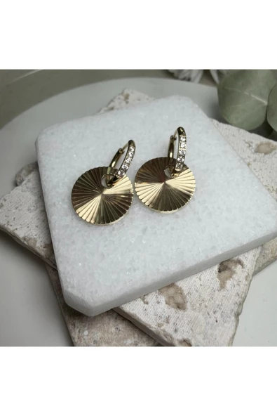 nesdesign Çelik Taşlı Gold Yuvarlak Dövme Pullu Küpe - Resim 2