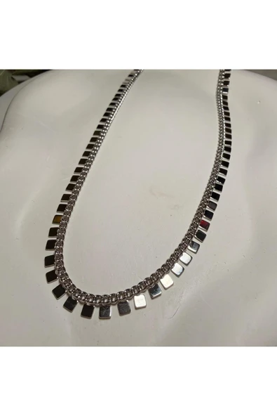 nesdesign Altın Kaplama Kare Pullu Gümüş Renk Zincir Kolye (45+5 cm) ürün görseli 1