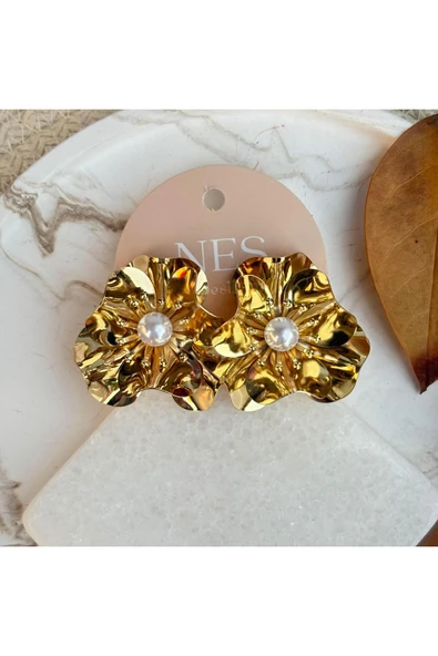 nesdesign Ortası İnci Gold Çiçek Küpe ürün görseli 1