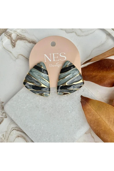 nesdesign Üçgen Gold Detaylı Gri Küpe ürün görseli 1