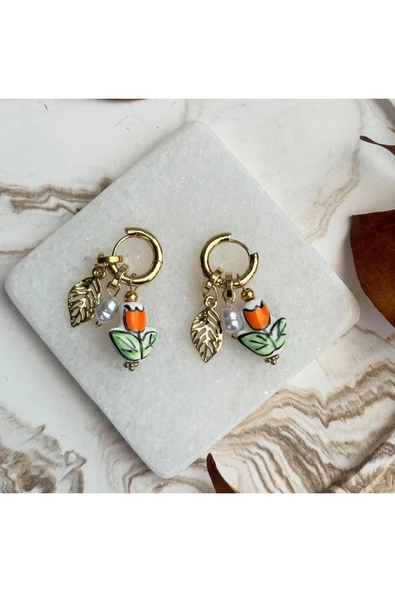 nesdesign Seramik Turuncu Lale ve İnci Charmlı Küpe ürün görseli 1