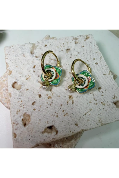 nesdesign Yeşil Beyaz Etnik Desenli Sallantılı Küpe ürün görseli 1