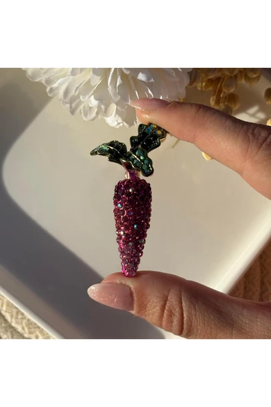 nesdesign Mor Taşlı Havuç Broş ürün görseli 1