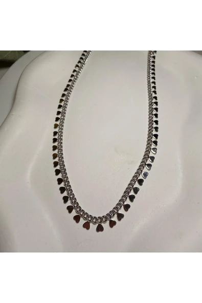 nesdesign Altın Kaplama Kalp Pullu Gümüş Renk Zincir Kolye (45+5 cm) ürün görseli 1