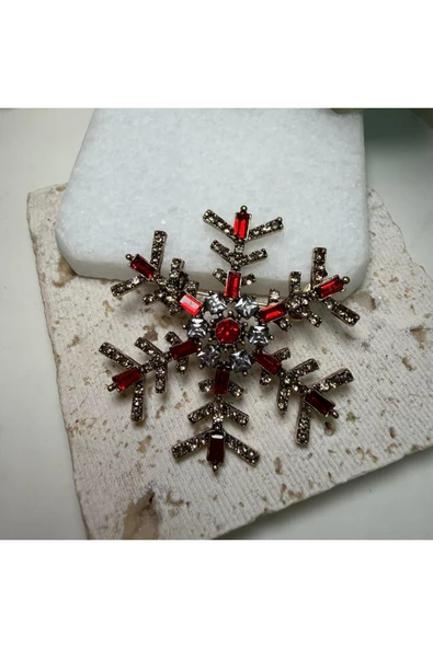 nesdesign Kırmızı Beyaz Taşlı Kar Tanesi Yılbaşı Broş ürün görseli 1