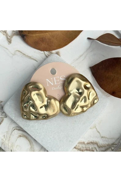 nesdesign Dokulu Eskitme Gold Kalp Küpe ürün görseli 1