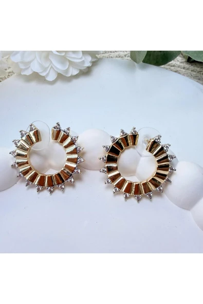 nesdesign Küçük Taşlarla Bezelenmiş Gold Küpe - Resim 2