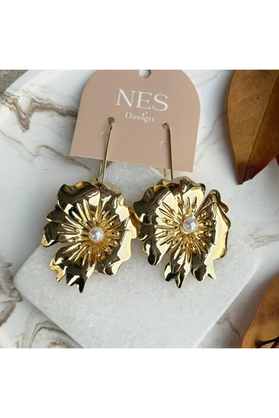 nesdesign Ortası İncili Parlak Gold Sallantılı Çiçek Küpe ürün görseli 1