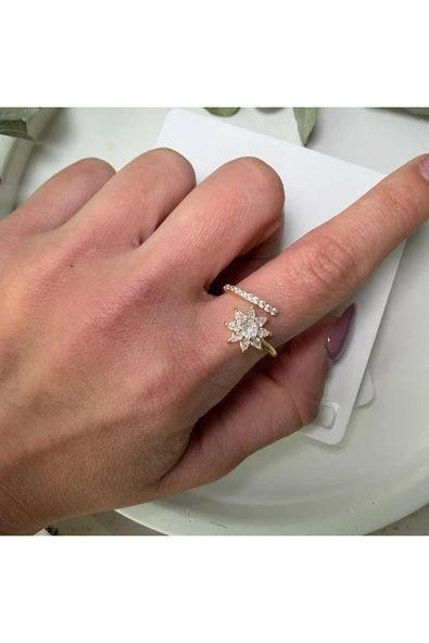 nesdesign Taşlı Zarif Çiçek Yüzük ürün görseli 1