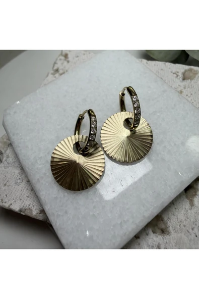 nesdesign Çelik Taşlı Gold Yuvarlak Dövme Pullu Küpe ürün görseli 1