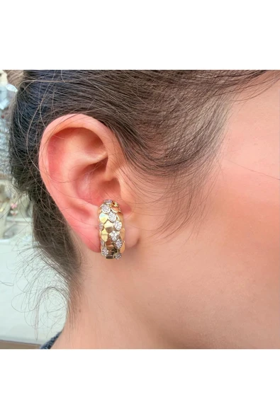 nesdesign Gold Taşlı Oval Kabuk Desenli Küpe ürün görseli 1