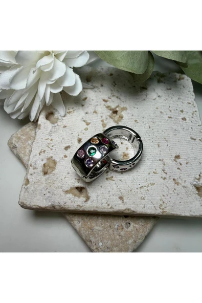 nesdesign Altın Kaplama Gömülü Renkli Taşlı Halka Küpe (Gümüş Renk) ürün görseli 1