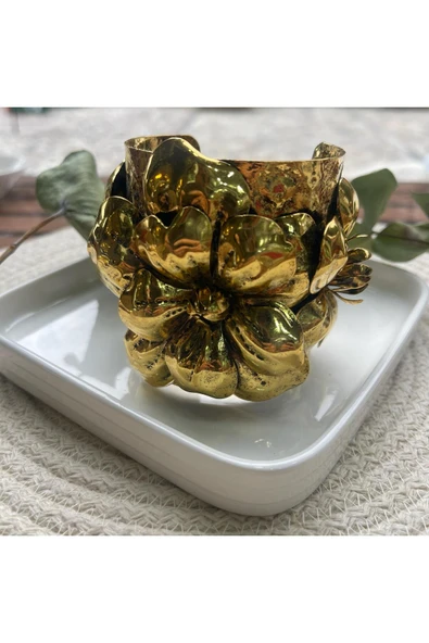 nesdesign ZR Çiçek Desenli Gold Bileklik - Resim 3