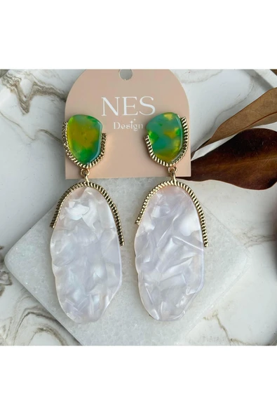 nesdesign Yeşil Beyaz Sallantılı Marka Küpe ürün görseli 1